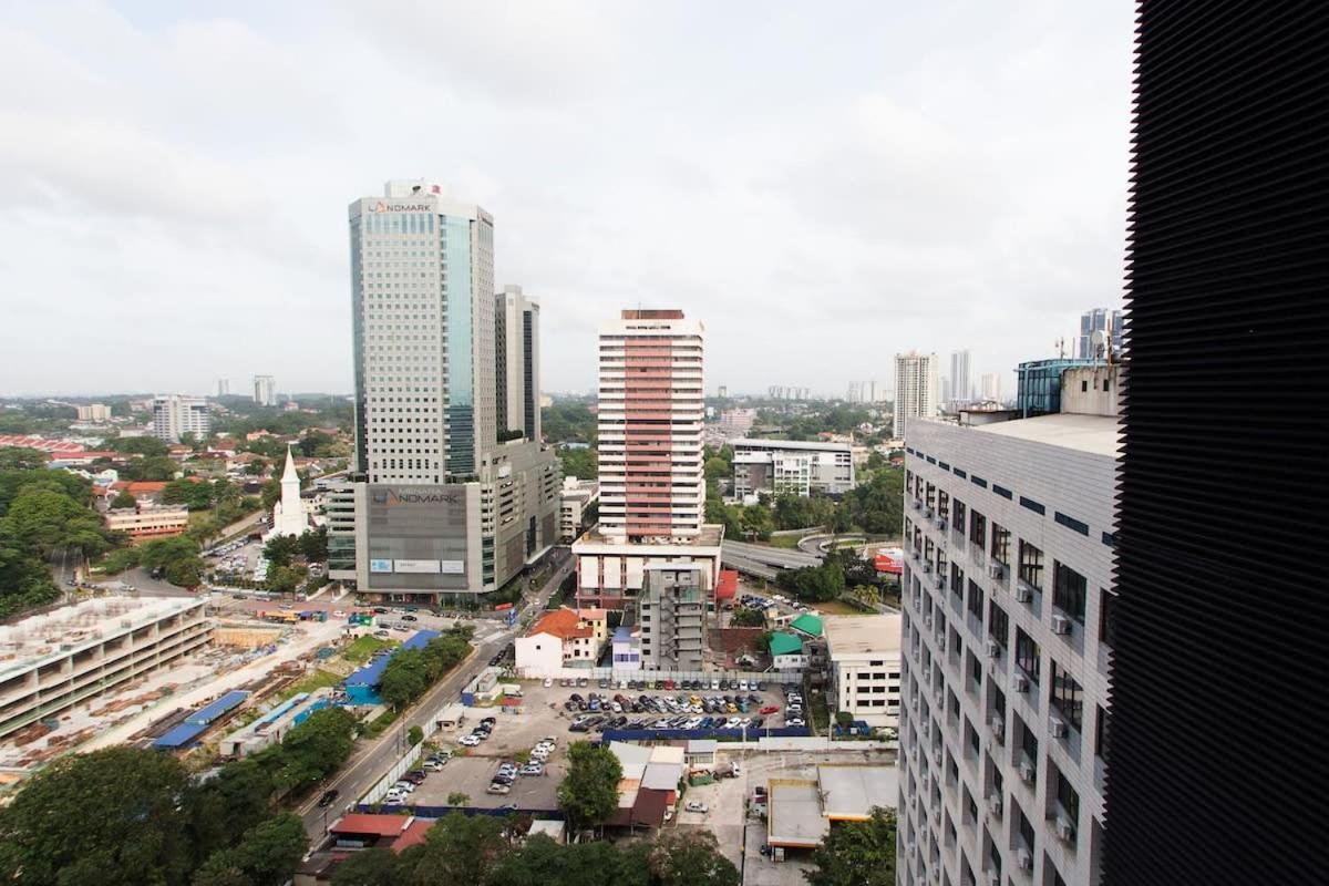 Modern, High Floor Suasana Suites 05 In Jb Johor Bahru Exterior photo