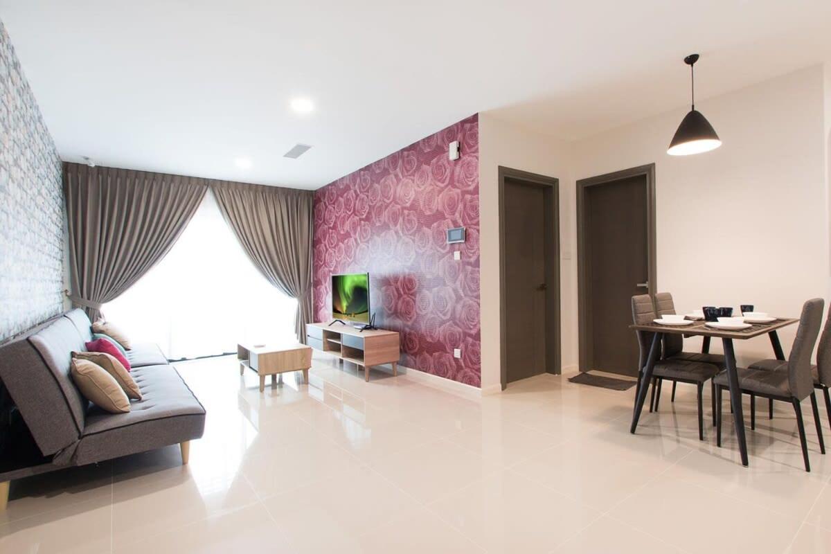 Modern, High Floor Suasana Suites 05 In Jb Johor Bahru Exterior photo