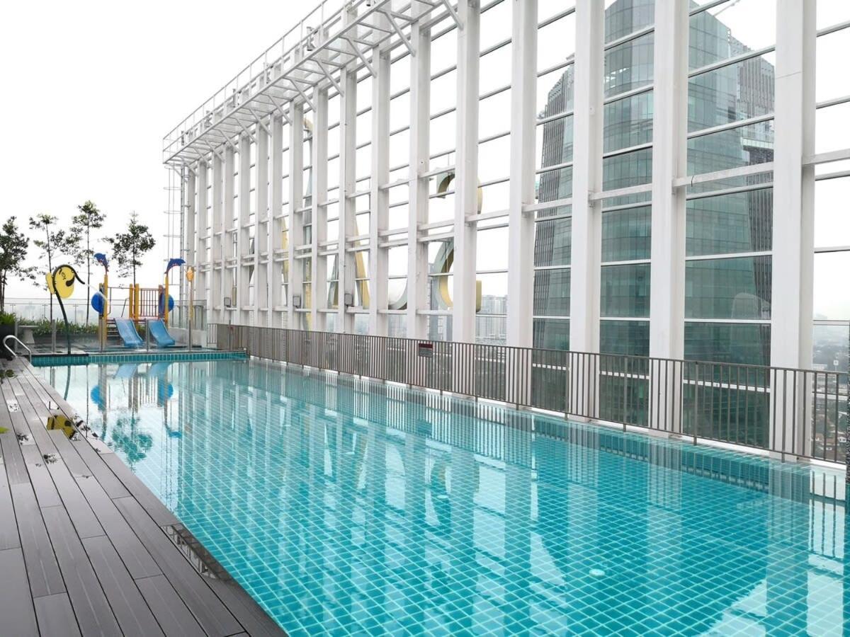 Modern, High Floor Suasana Suites 05 In Jb Johor Bahru Exterior photo